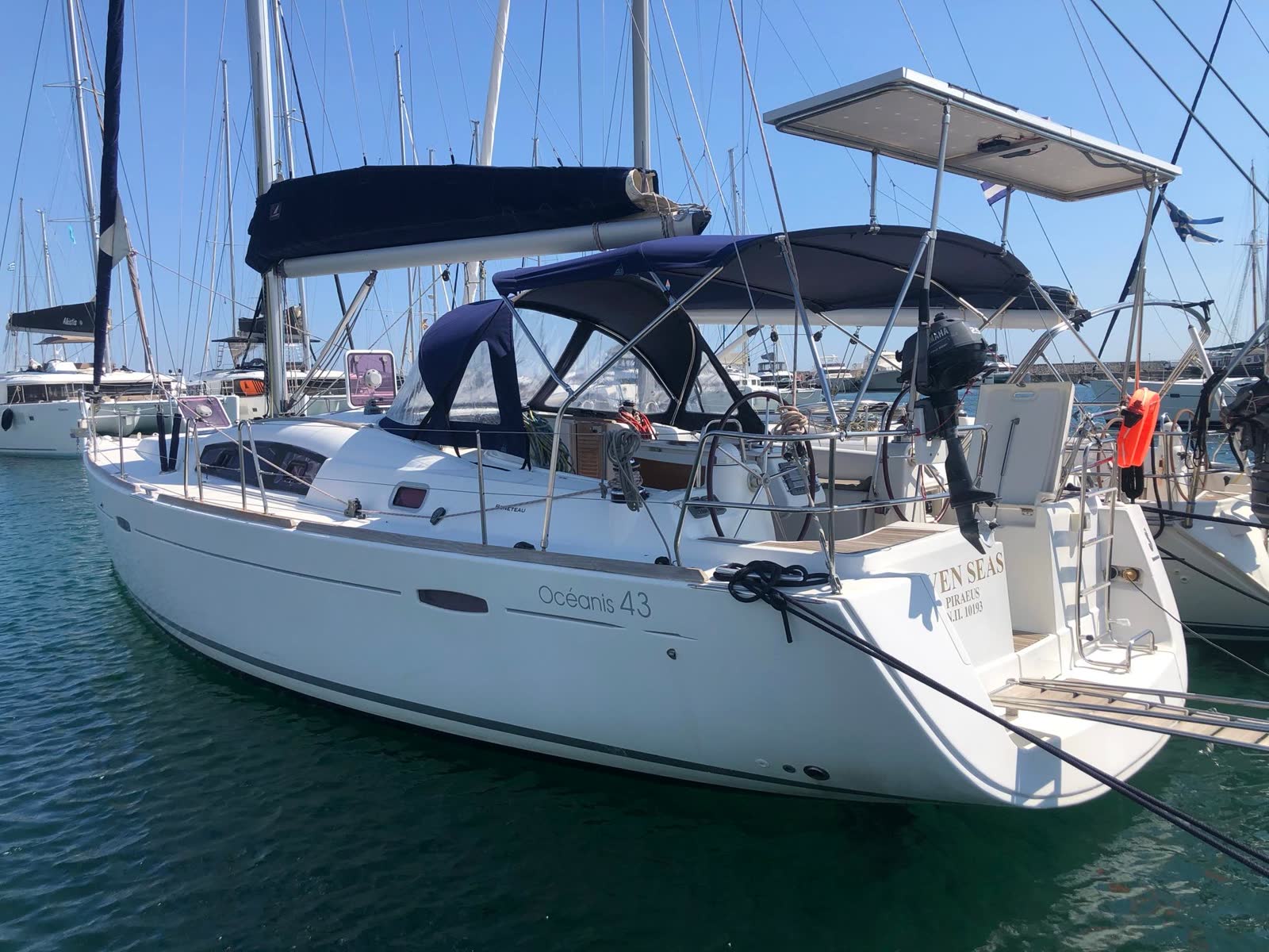 Beneteau Oceanis 43
