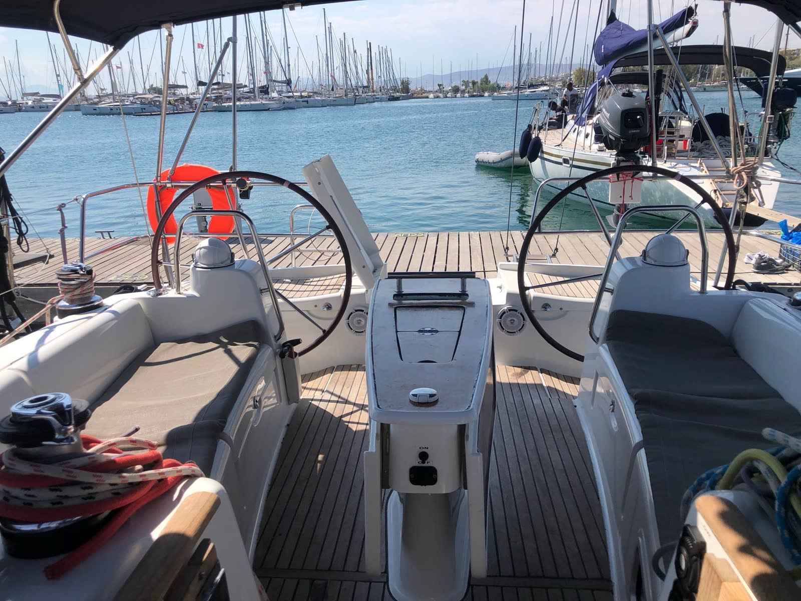 Beneteau Oceanis 43, photograph 13