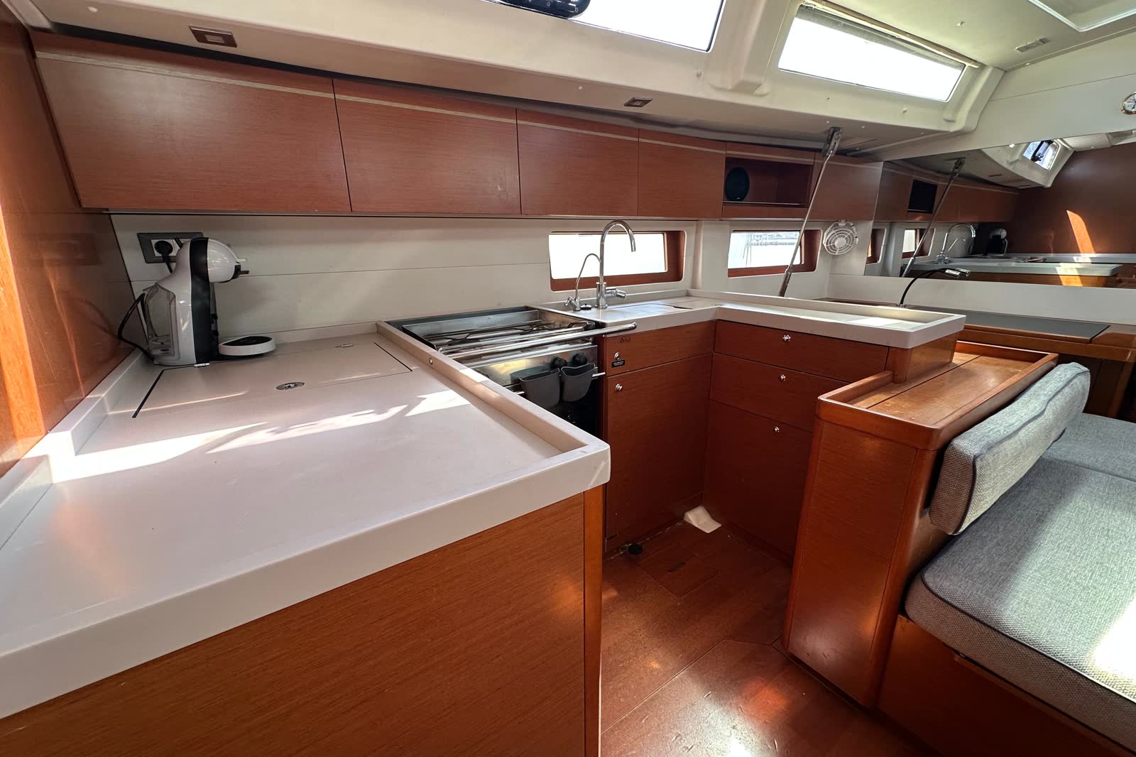 Beneteau Oceanis 51.1, photograph 12
