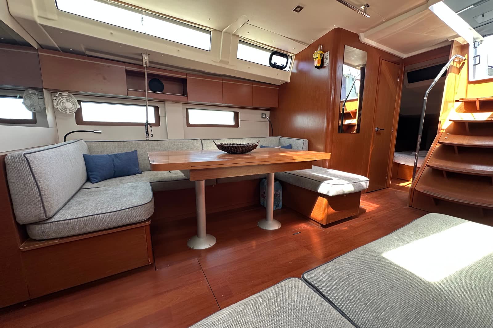 Beneteau Oceanis 51.1, photograph 16