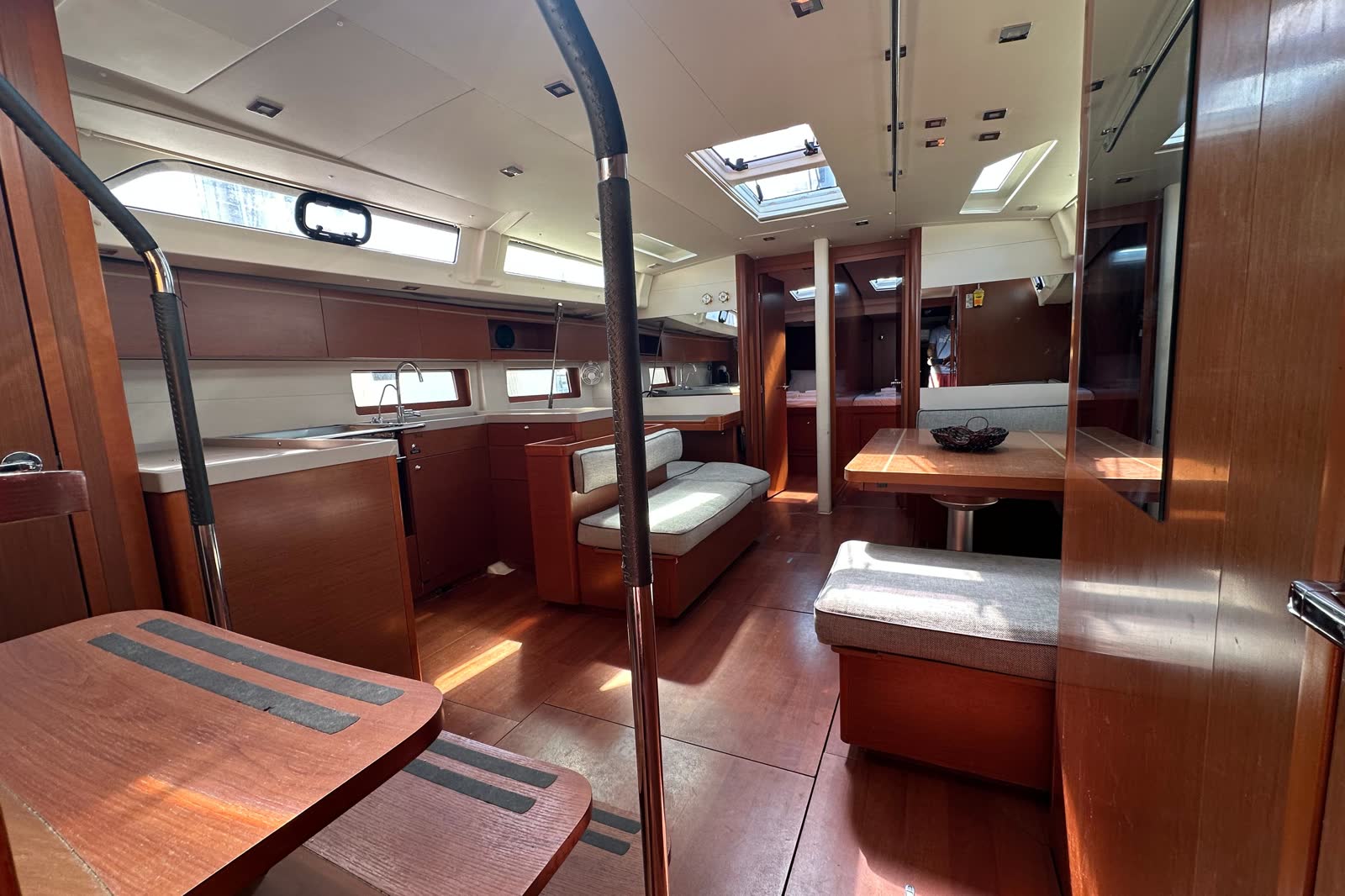 Beneteau Oceanis 51.1, photograph 17